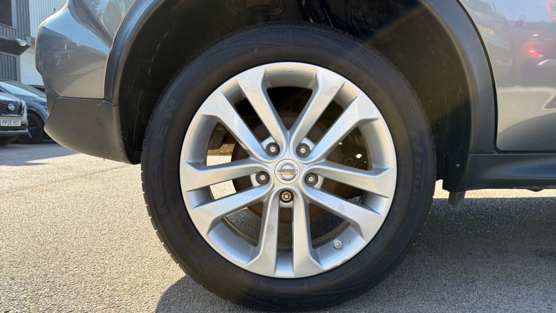 Nissan Juke 1.2 DiG-T N-Connecta 5dr Petrol Hatchback